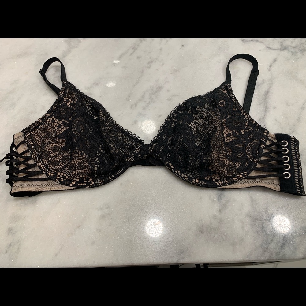 Victoria’s Secret Very Sexy Plunge Bra